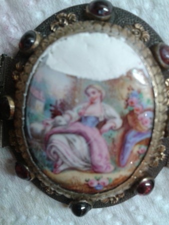 médaillon en cours de bouchage