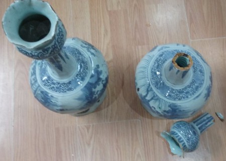 paire de bouteille à long col de Nevers XVII°